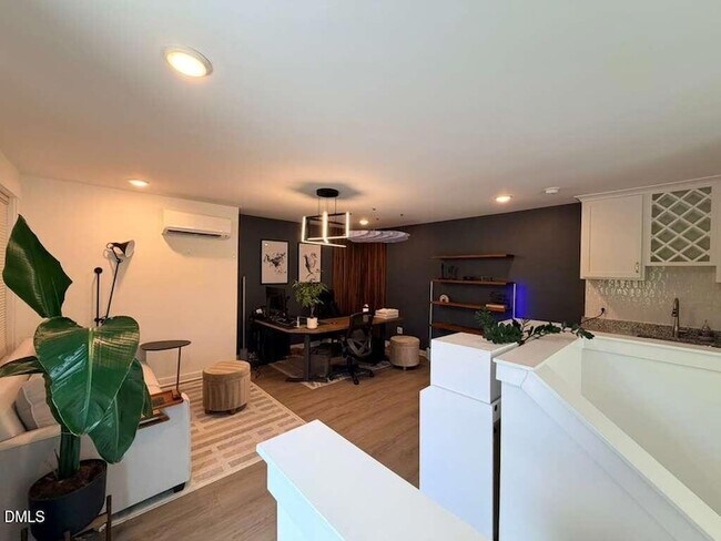 Building Photo - 2222 Bohan Ct
