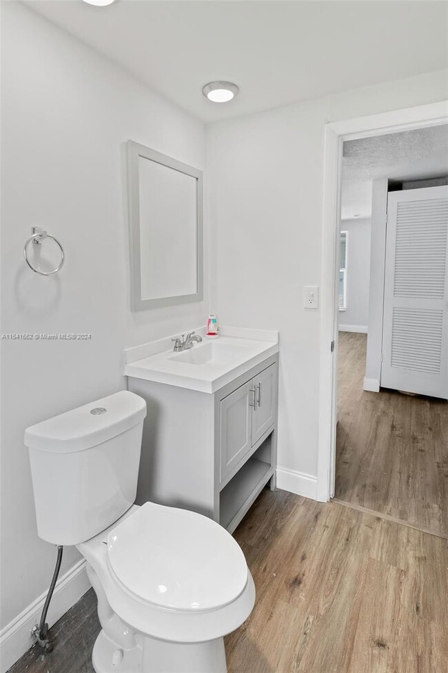 Building Photo - 101 Jasmine Ct