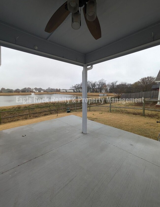 Building Photo - Owasso Home for Rent (3beds/2baths)