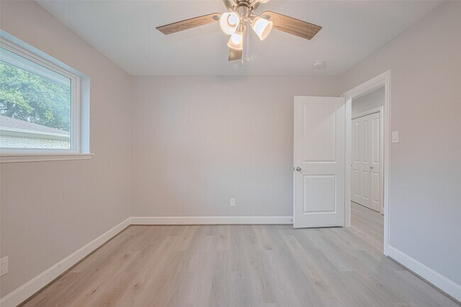 Building Photo - 8314 Burning Hills Dr