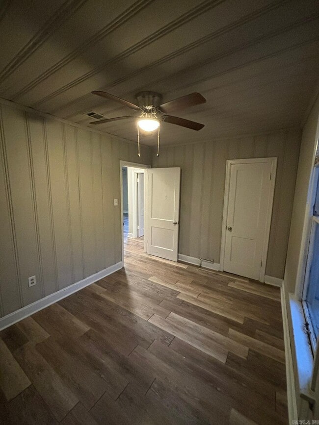 Building Photo - 124 College Park Cir
