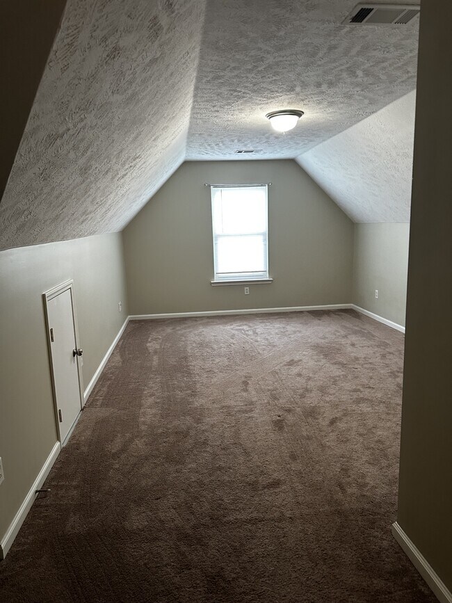 Building Photo - 2480 Oak Hill Dr