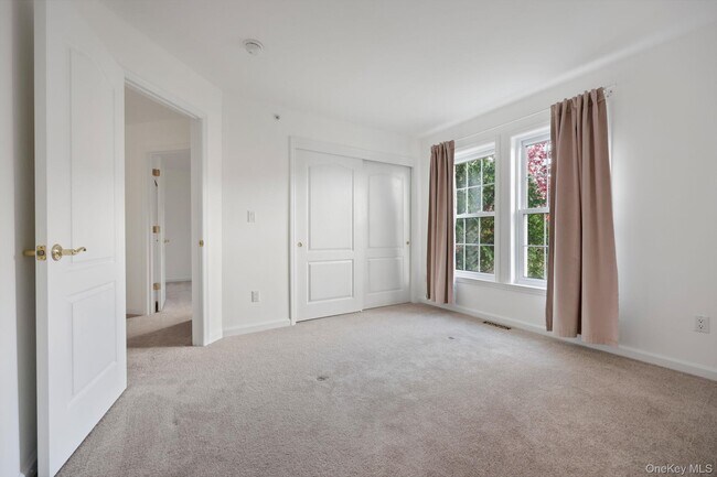 Building Photo - 45 High Point Cir