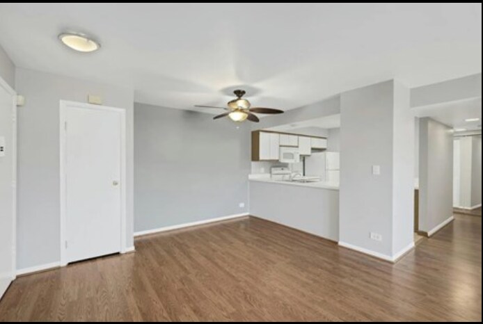 Main Living Room - 1906 Plum Grove Rd
