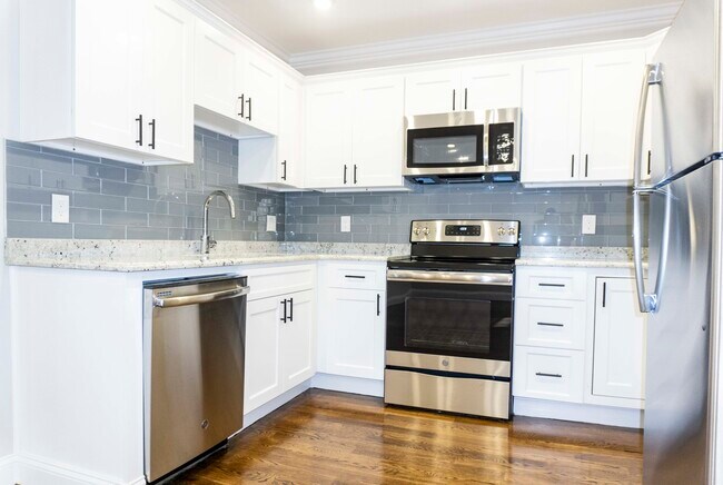 Primary Photo - 73 Morris St