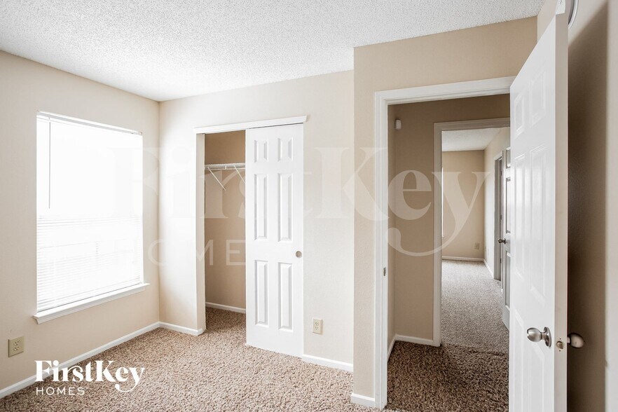 Building Photo - 744 Adagio Dr