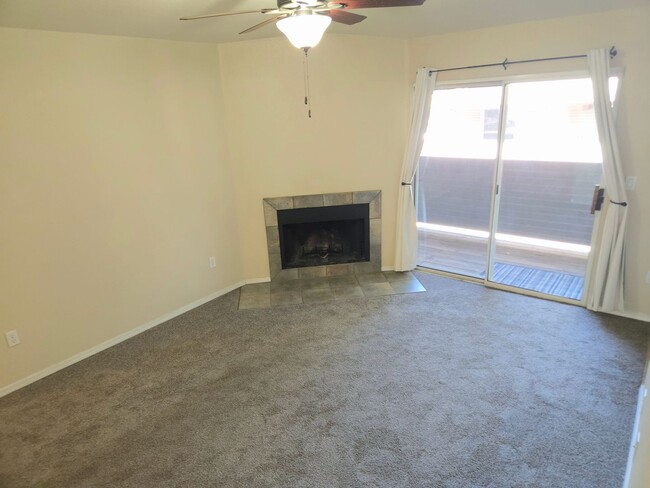 Building Photo - Westside Arbors Condo 2bd, 2ba - Students ...