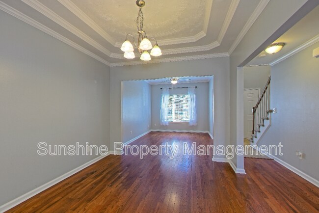 Building Photo - 2823 Lens Ave