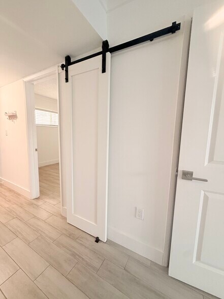 Extra Storage - 126 SW 17th Rd