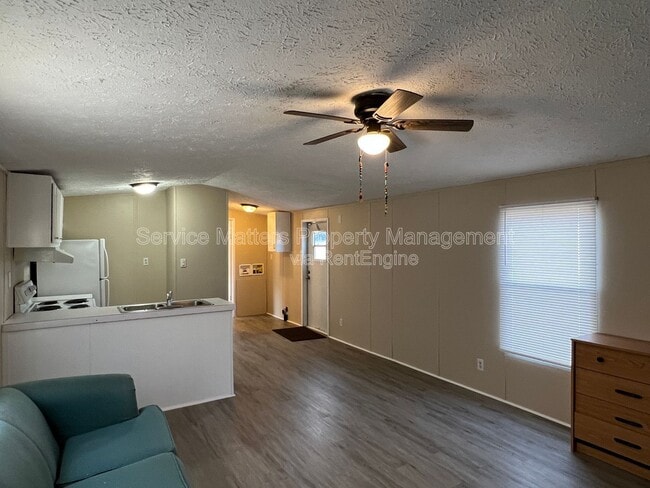 Building Photo - 4819 Douglas Dr