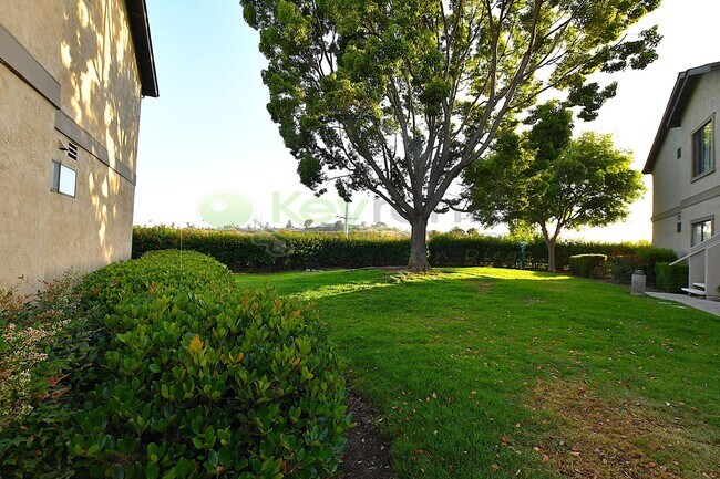 Building Photo - La Mesa | Rancho San Diego | End unit Cond...