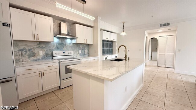 Building Photo - 11500 Villa Grand