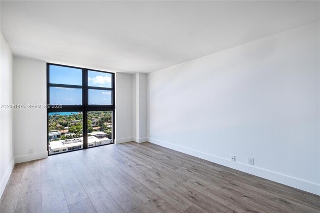 Building Photo - 2000 Towerside Terrace