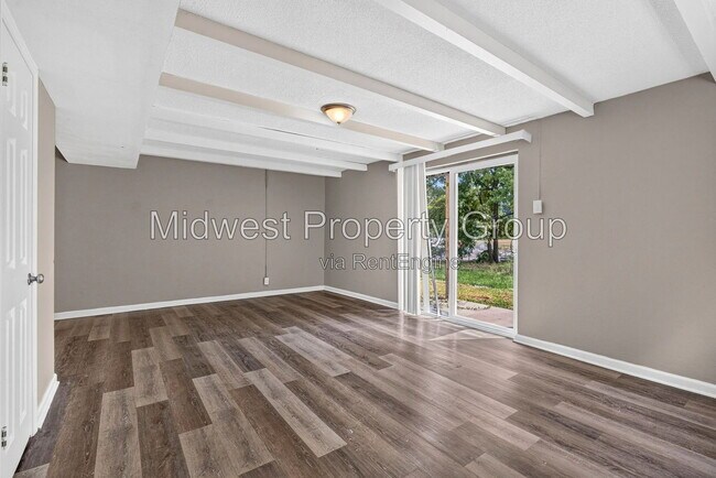 Building Photo - 10002 Kodiak Dr