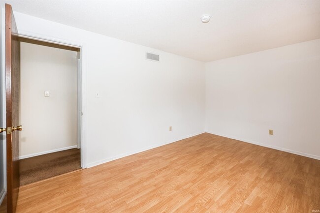 Building Photo - 7104 Tanbark Ln