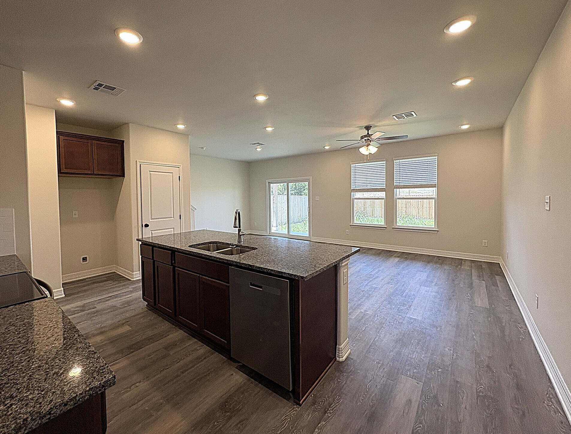 Building Photo - 1166 Lindsey Dr