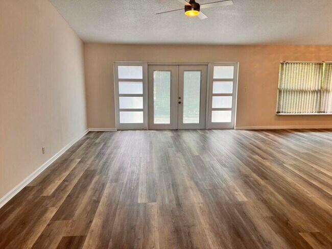 Building Photo - 1580 NW 11th St