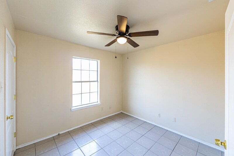 Building Photo - 604 Gage Loop