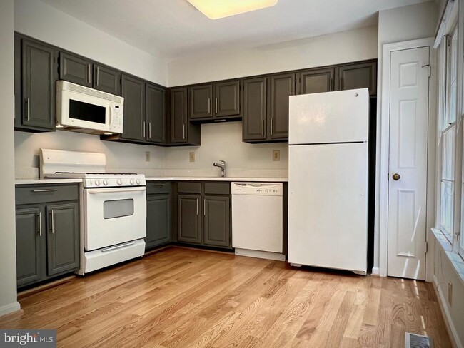 Building Photo - 10611 Pine Haven Terrace