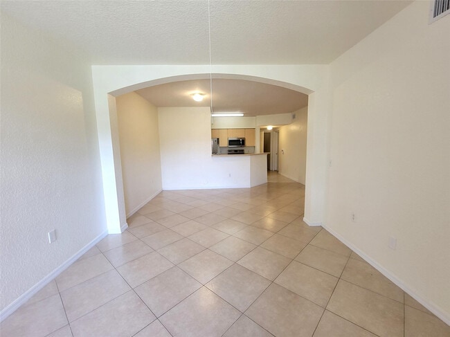 Building Photo - 2109 Belmont Ln