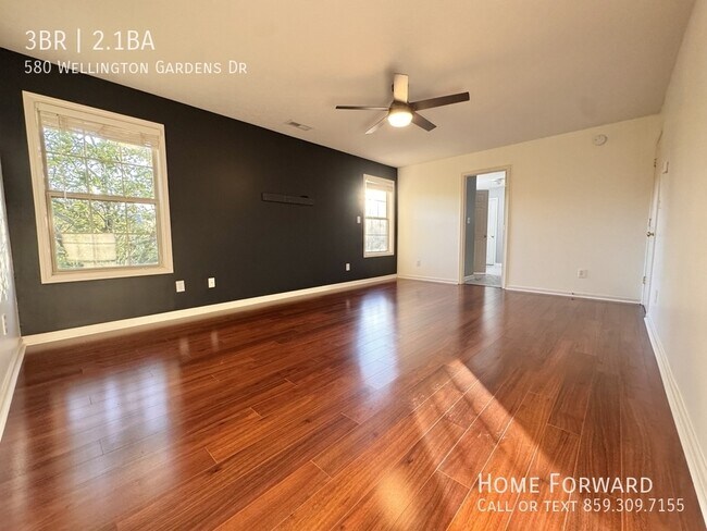 Building Photo - 580 Wellington Gardens Dr