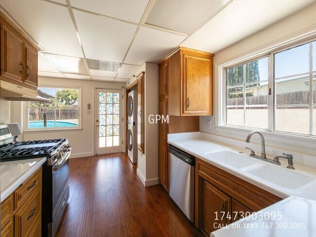 Building Photo - 10342 Mather Ave