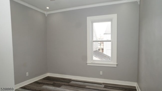 Building Photo - 65 Poe Ave