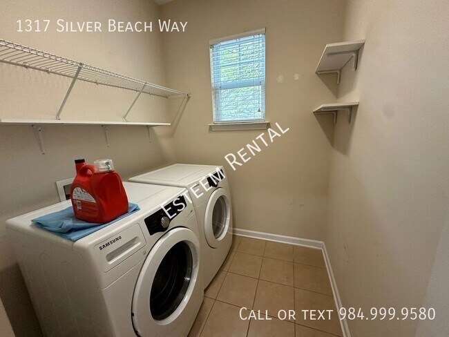 Building Photo - 1317 Silver Beach Way