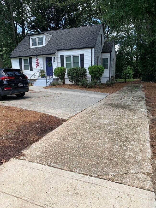 Building Photo - 2328 Johnson Ferry Rd NE