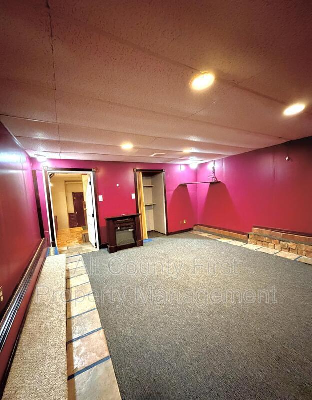 Building Photo - 1183 Red Oak Cove