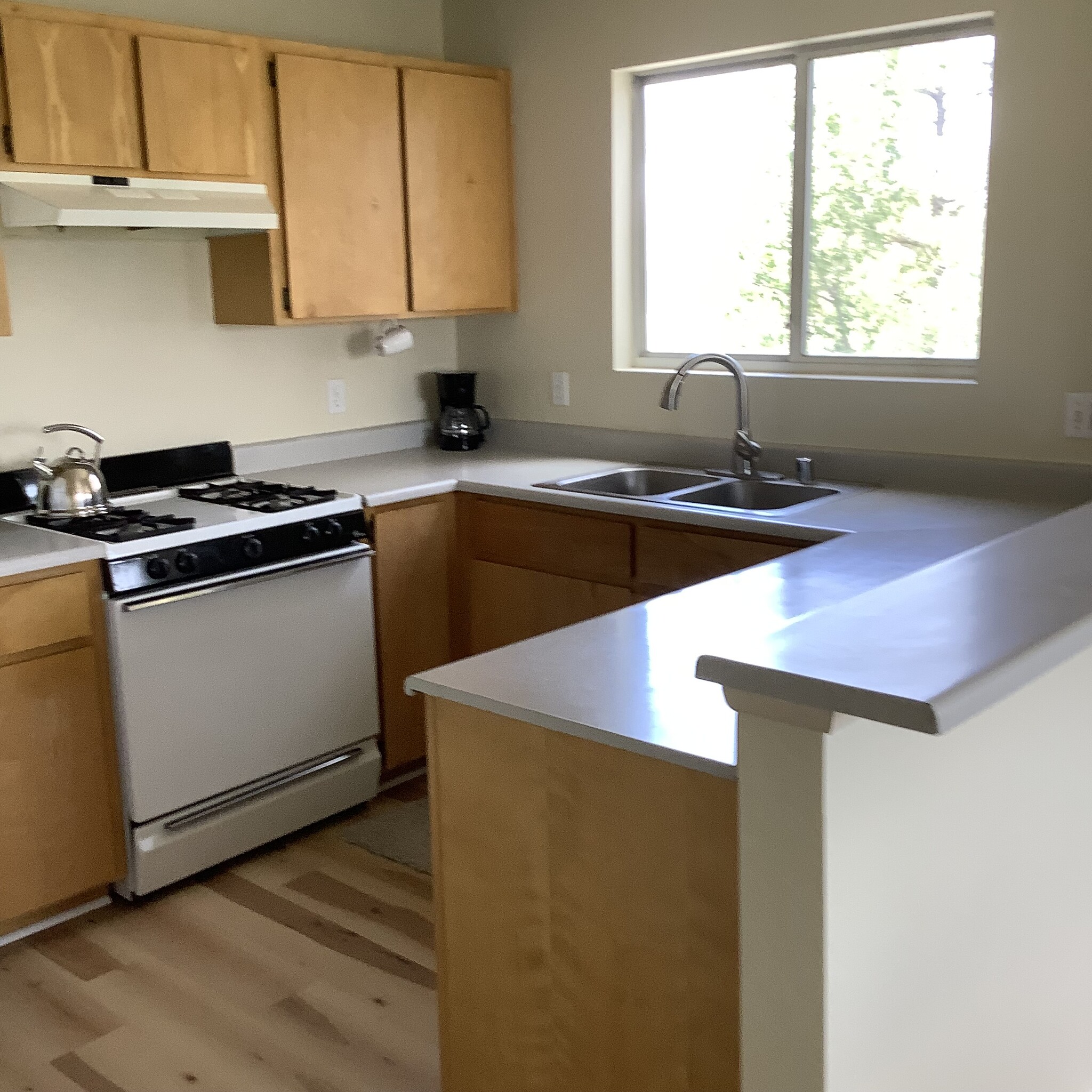 Building Photo - 604 N Bagby Dr