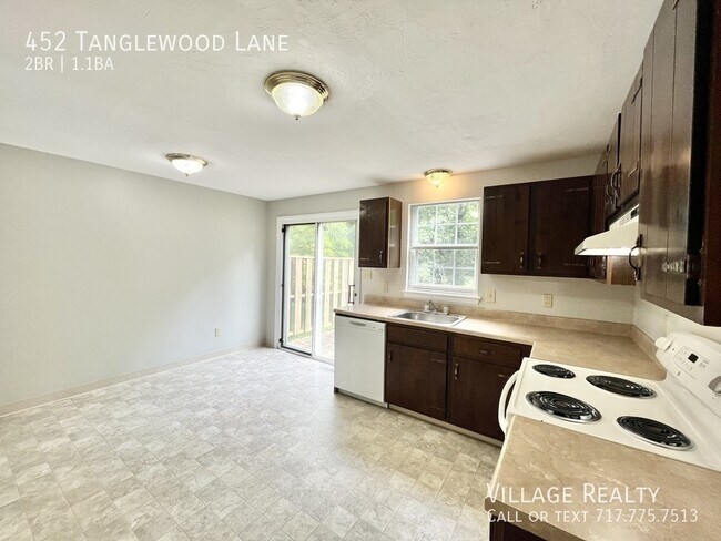 Building Photo - 452 Tanglewood Ln