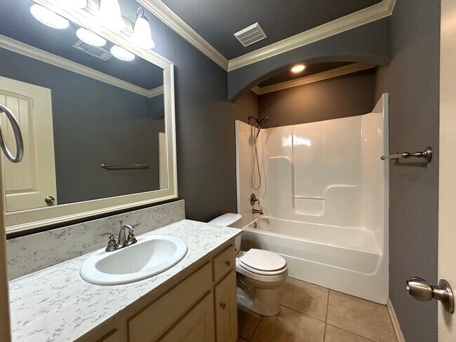 Building Photo - Stunning West Fayetteville Single Family Home