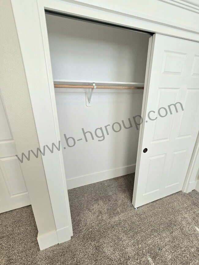 Building Photo - 715 57th St