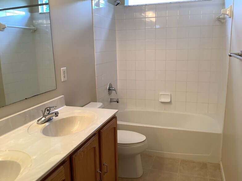 Building Photo - 46 Runkle Dr