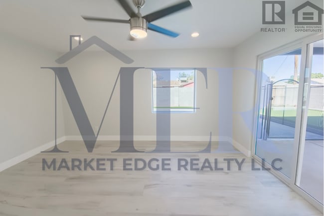 Building Photo - 4Bed/2Bath House at University/Dobson--Complete Remodel w/Pool!