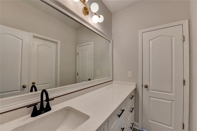 Building Photo - 4032 Ridge Grove Way