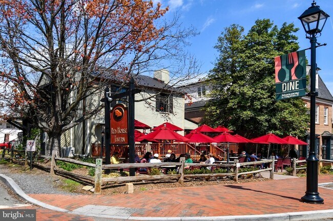 Building Photo - 2 E Federal St