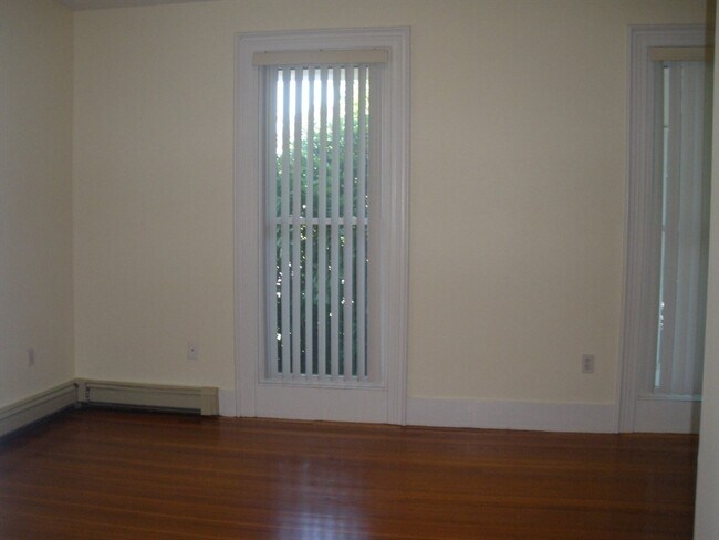 Building Photo - 518 Watertown St