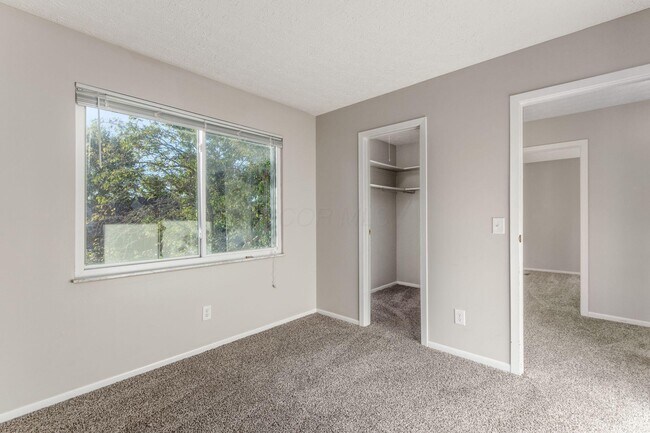 Building Photo - 7609 Seasons Dr