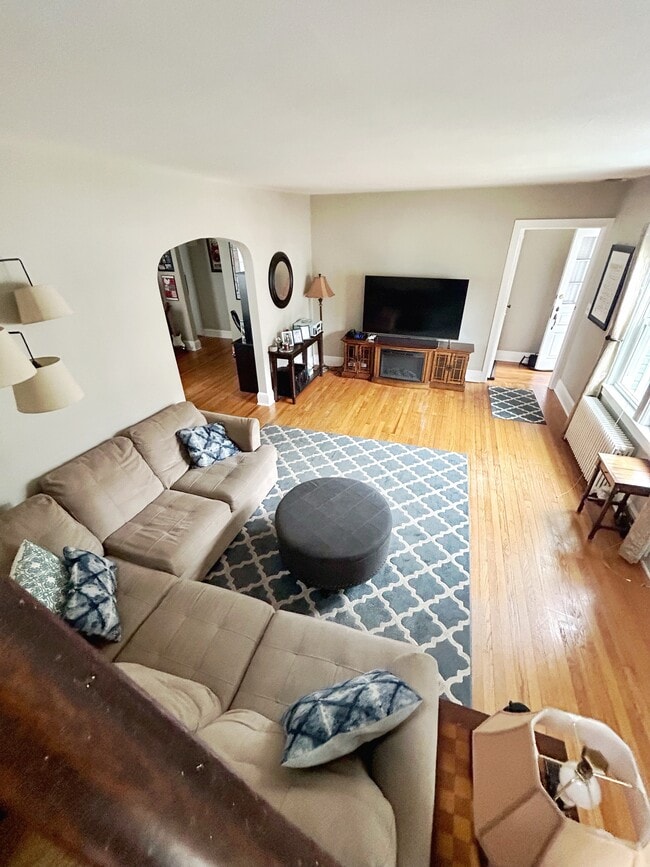 Primary Photo - 37 Waverly Pl