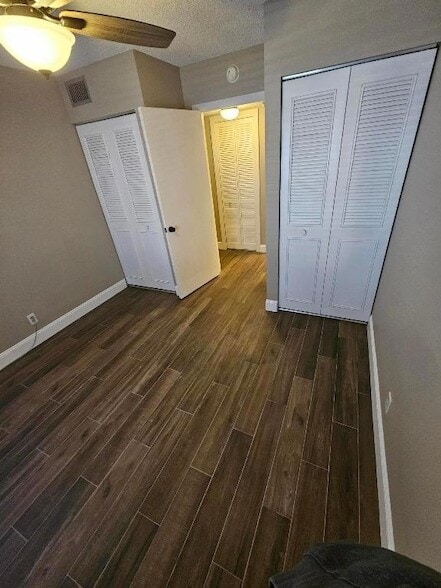 Building Photo - 706 Sunny Pine Way