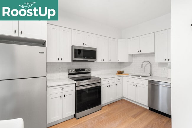 Building Photo - Furnished Bedroom with Private Ensuite Bath in Brighton!