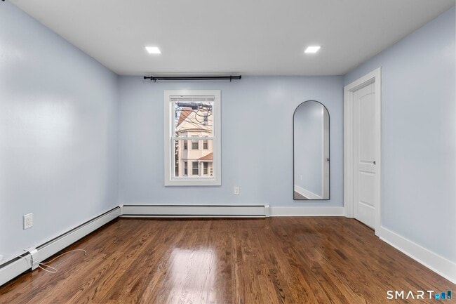 Building Photo - 75 Commercial St