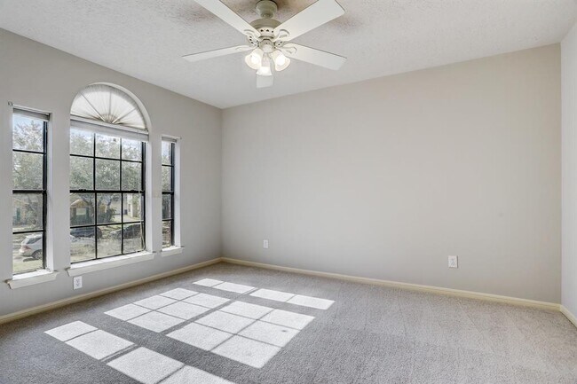 Building Photo - 3126 Pebble Bay Dr
