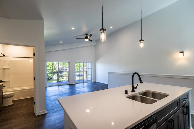 Building Photo - 1920 Edwards St