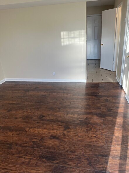 Building Photo - 3526 Brookway Dr