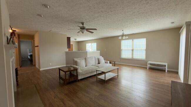 Building Photo - Updated 4-Bedroom Gem in West Lafayette – ...