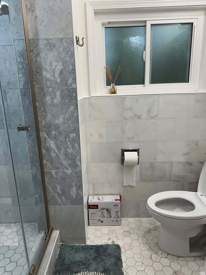 Building Photo - 22 Central Dr