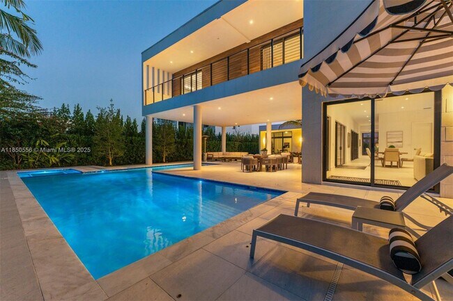 Building Photo - 16703 Botaniko Dr S
